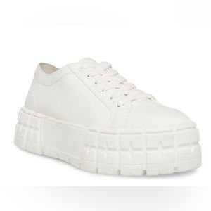 Steve Madden Rorey White Lace Up Rounded Close Toe Platform Fashion Sneaker